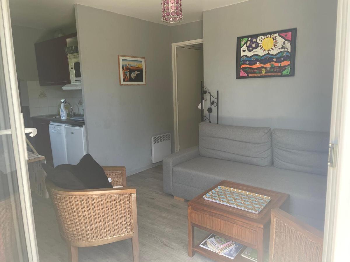 appartement proche mer avec jardin ensoleillé Houlgate Extérieur photo