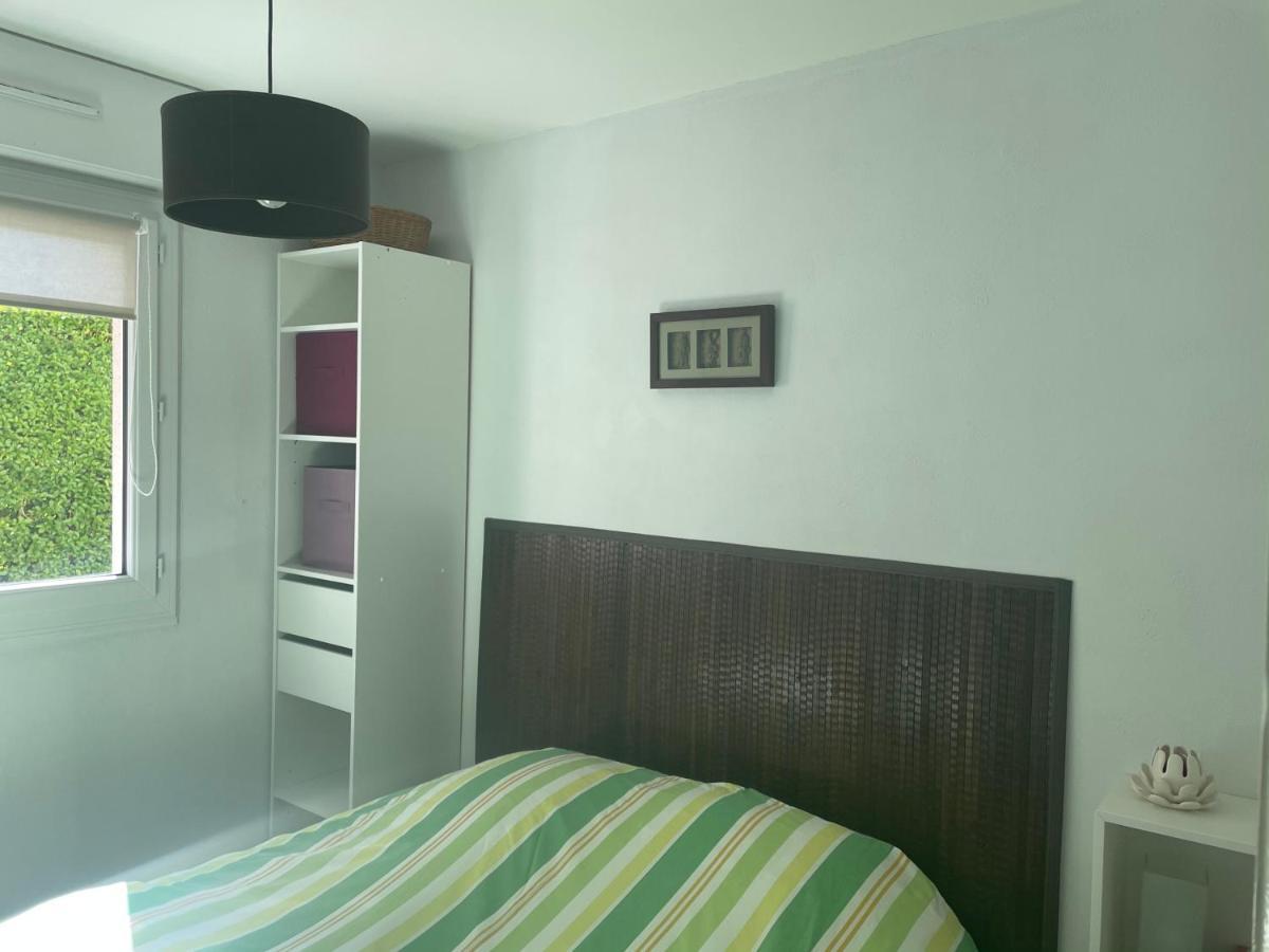 appartement proche mer avec jardin ensoleillé Houlgate Extérieur photo