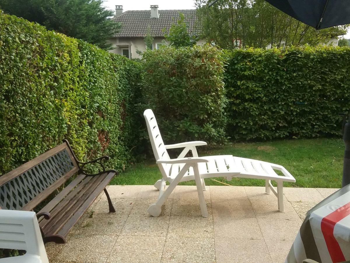appartement proche mer avec jardin ensoleillé Houlgate Extérieur photo