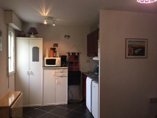 appartement proche mer avec jardin ensoleillé Houlgate Extérieur photo