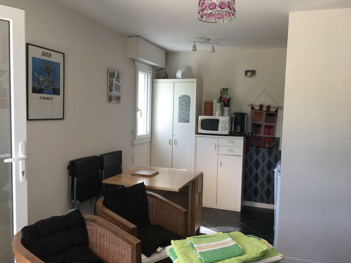 appartement proche mer avec jardin ensoleillé Houlgate Extérieur photo