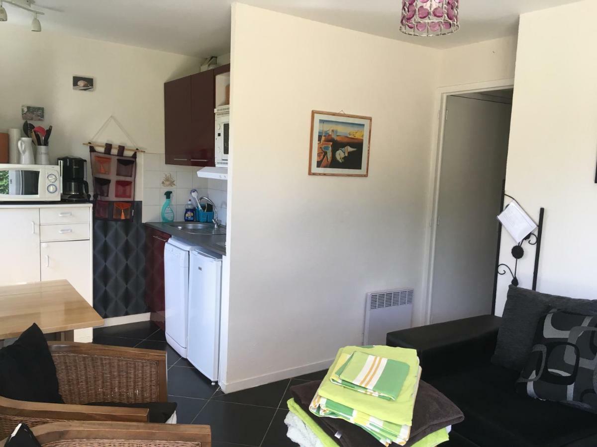 appartement proche mer avec jardin ensoleillé Houlgate Extérieur photo